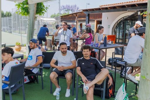 Pistas de pádel en Sevilla: descubre la mejor experiencia de juego y reservas en Club Bernier 3 pistas de pádel en Sevilla
